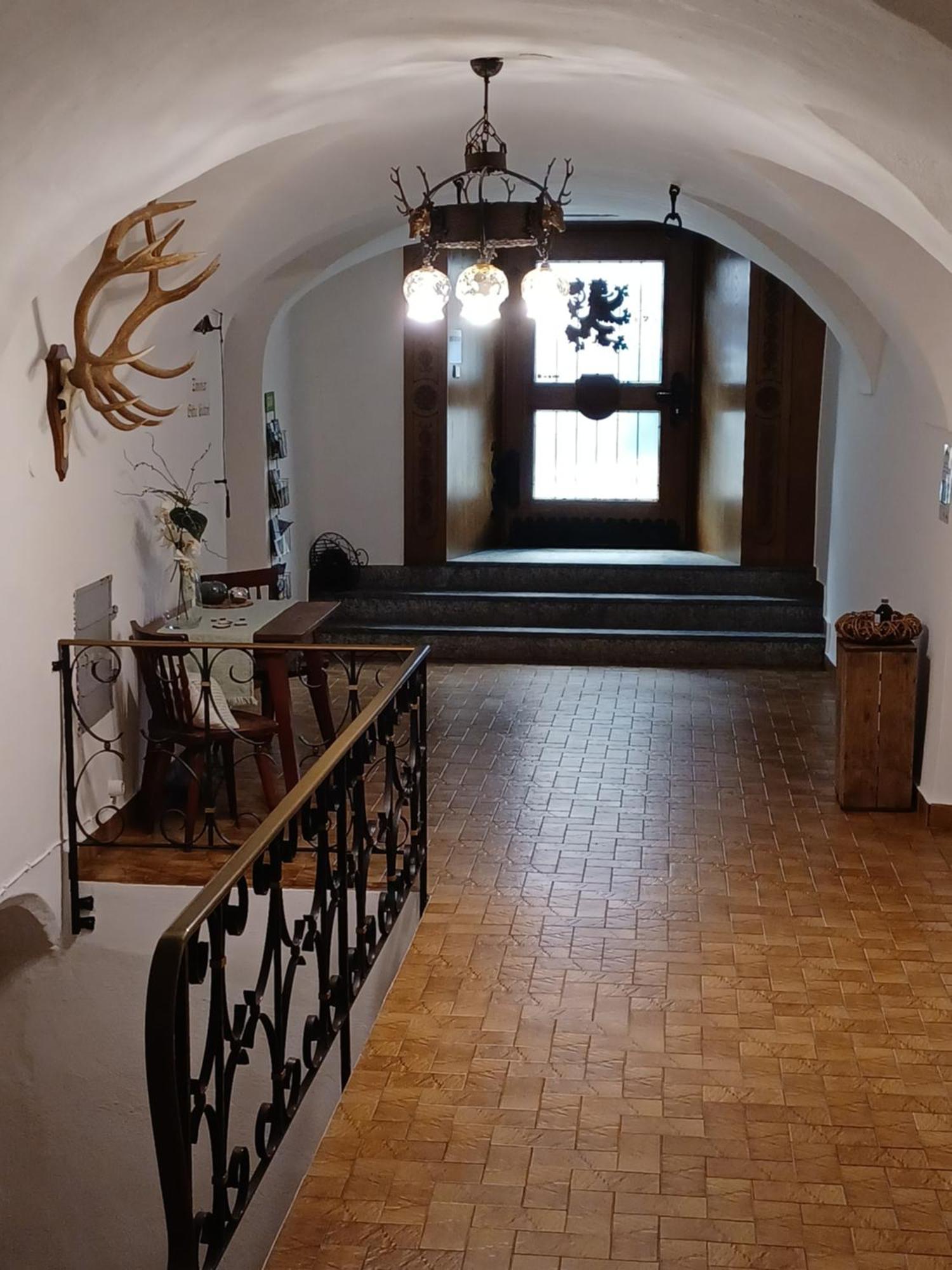 Hotel Garni Loewen Silz Екстер'єр фото