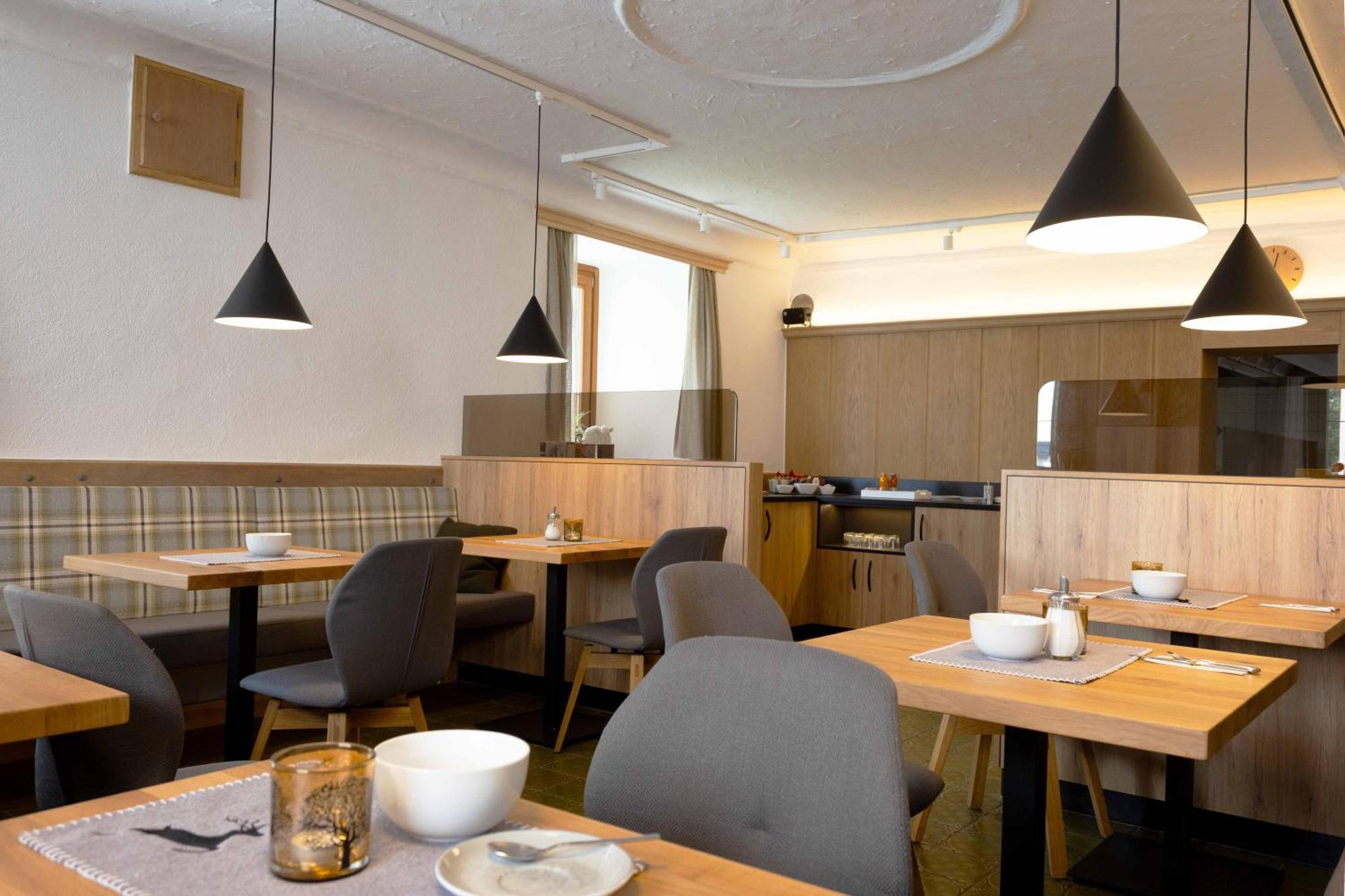 Hotel Garni Loewen Silz Екстер'єр фото