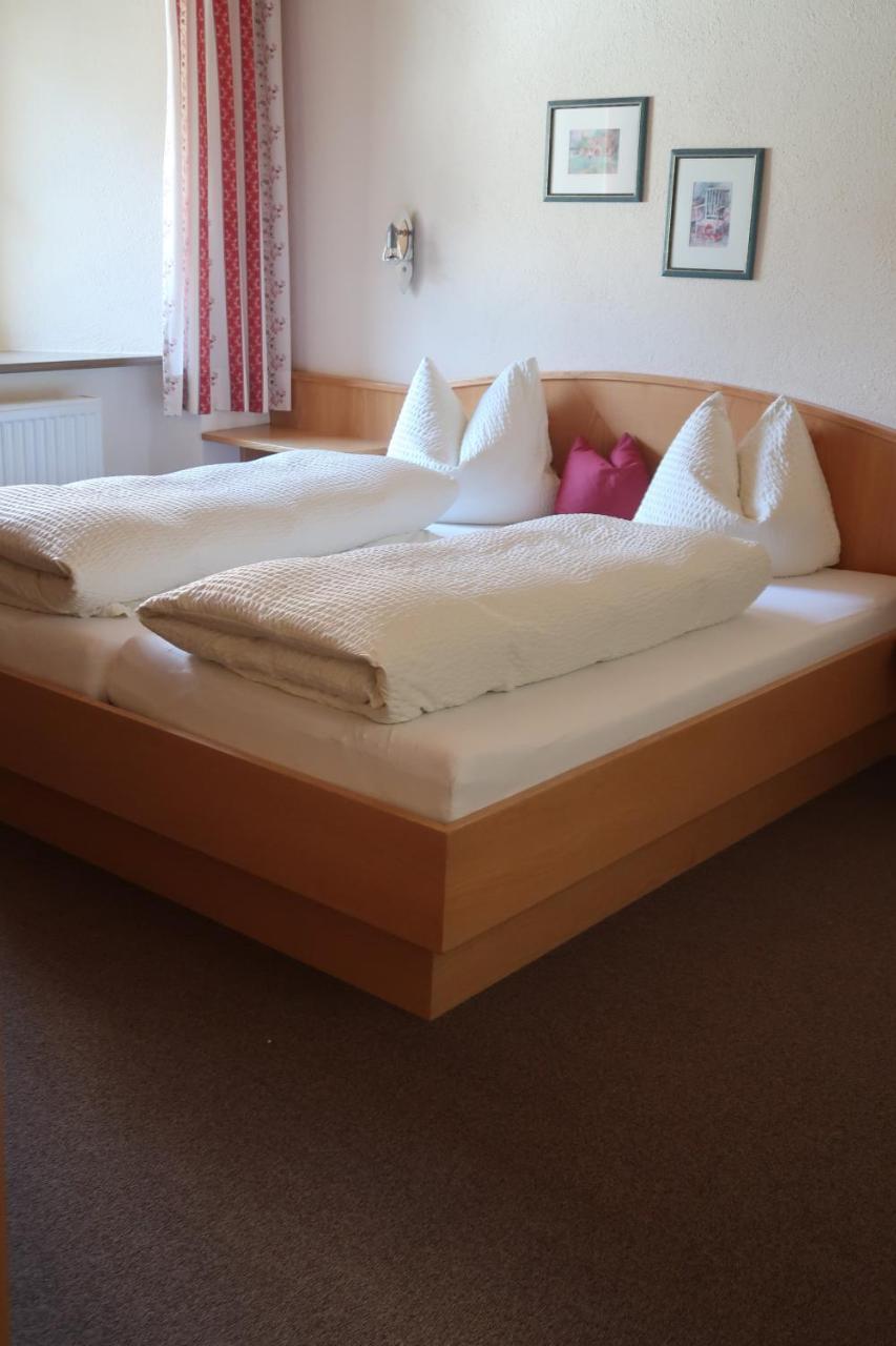 Hotel Garni Loewen Silz Екстер'єр фото