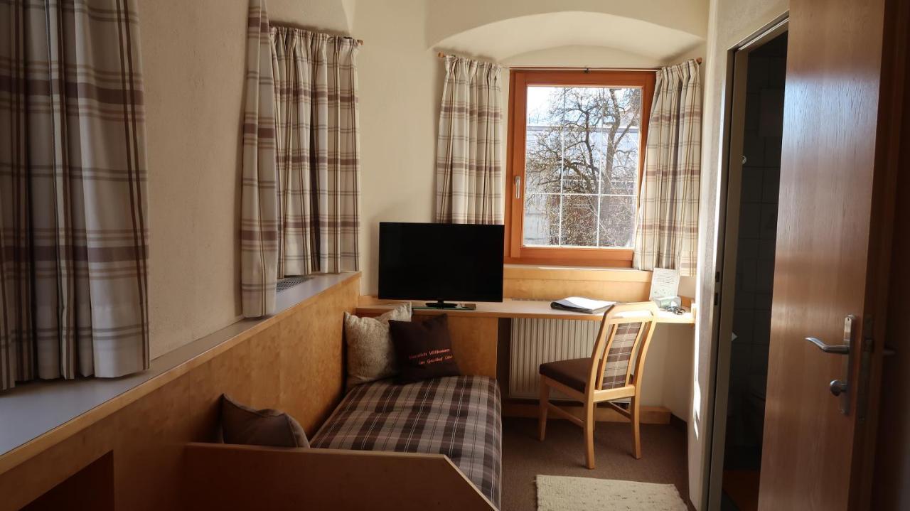 Hotel Garni Loewen Silz Екстер'єр фото